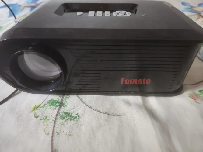 Projetor Multimídia TOMATE MPR 9010