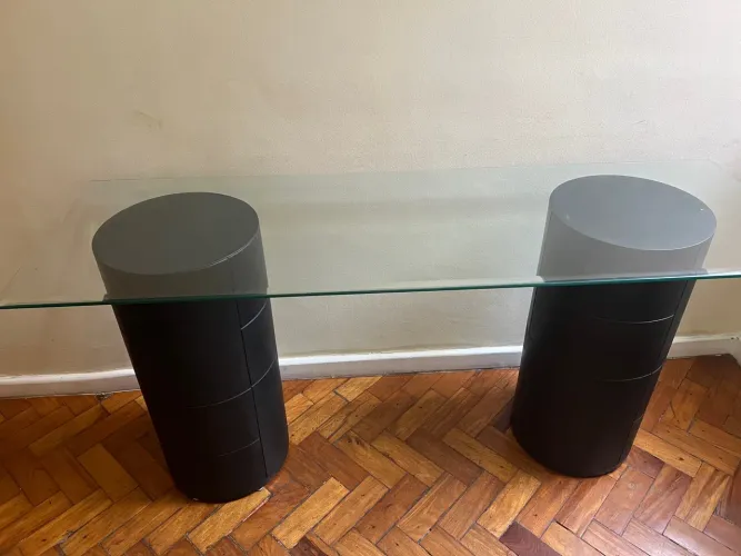 Rack com Vidro temperado Bisotado de 8mm + dias bases