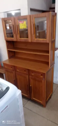 Armário de cozinha em madeira novo