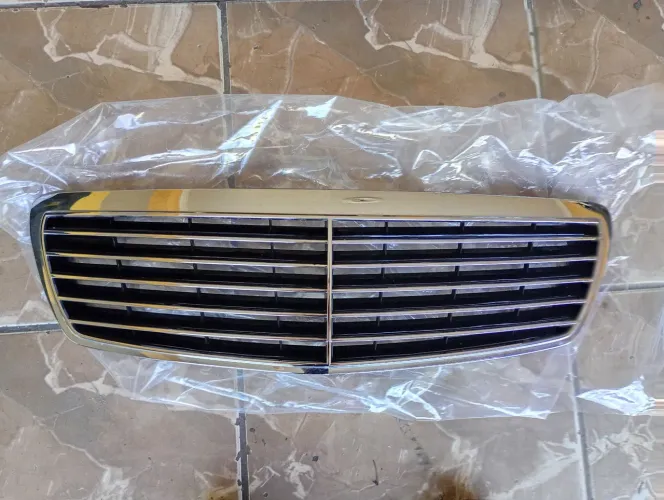 Grade Mercedes benz W211 E320 2002 A 2006 (A 211 880 05 83) (Nova)