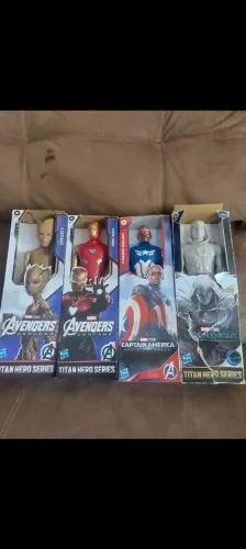 Boneco homem de ferro Marvel.