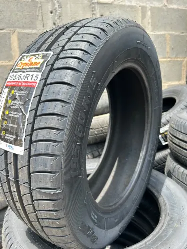 Pneu 195/60R15 Crystone Remold