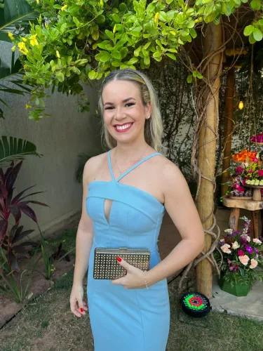 Vestido longo com fenda em malha
