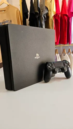 Ps4 slim 1T