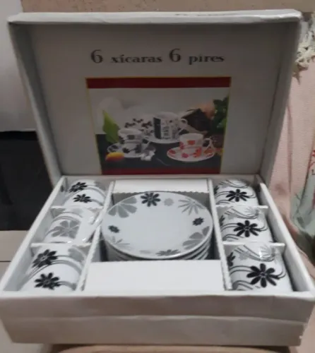 Conjunto de 6 xícaras para café.