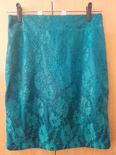 Saia de Renda Forrada - 100% Poliéster - Tam.: M