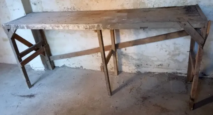 Vendo bancada de trabalho em madeira