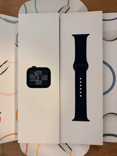 LACRADO: Apple Watch SE (Gen 2) 44mm Midnight GPS + Cellular