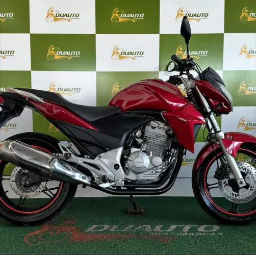 Honda CB 300R 2013 revisada de procedência