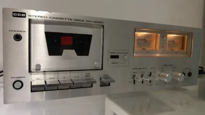 Tape deck CCE CD2020 revisado