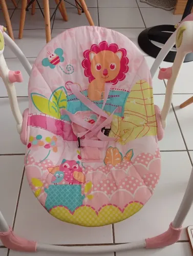 Balanço Infantil Rosa com Estampas de Animais
