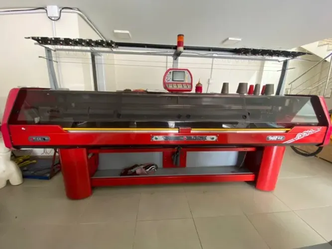 Maquina de tecer EMM 901-1