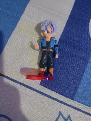 Boneco de Dragon ball z Trunks do Futuro