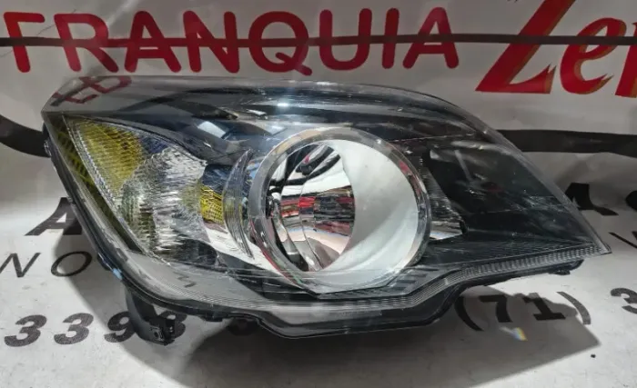 Farol lado direito Agile Montana Máscara Negra