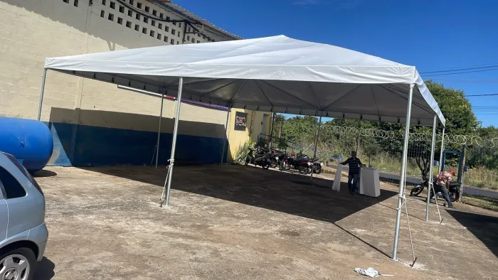 Vende se tendas
