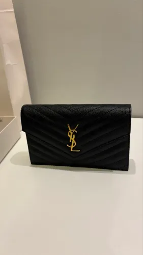 Saint Laurent YSL Clutch Cassandre com Logo Original - NOVA - NF + Caixa