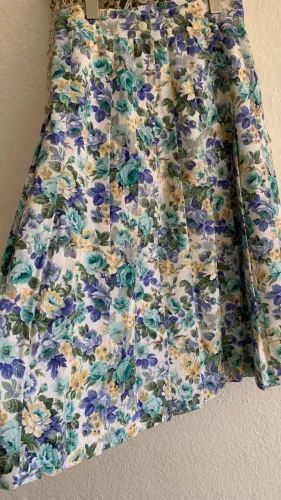 Saia toda de pregas estilo anos 50 TAM P