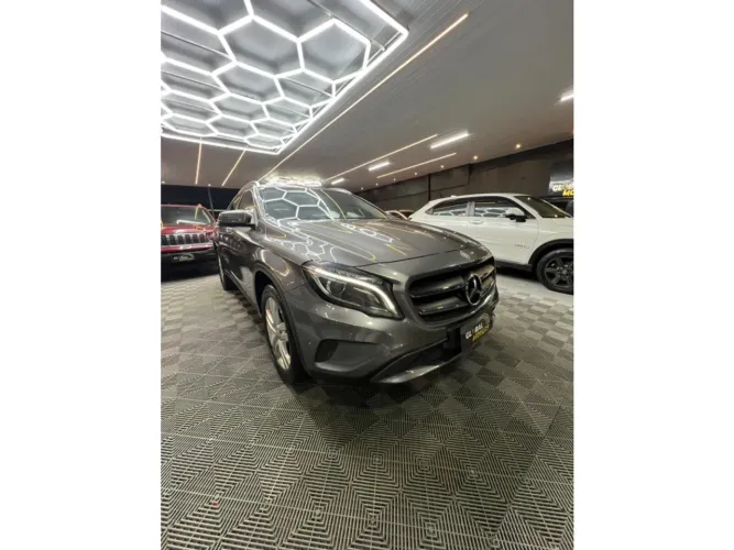 Mercedes-Benz GLA 200 Adv. 1.6/1.6 TB 16V Flex Aut. 2017