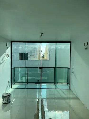 Porta 4 folhas com vidro verde
