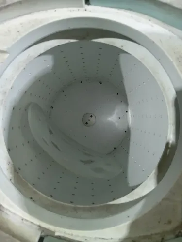 MÁQUINA DE LAVAR Estragadas para peças.