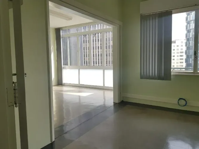 Avenida Paulista! Prédio comercial 130m², varanda e 3 salas