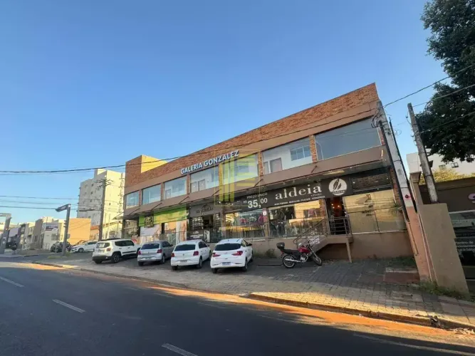 Sala comercial para alugar na galeria Galeria Gonzalez no Jardim Walkiria