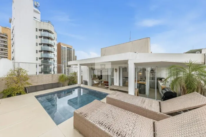 Cobertura Duplex dos Sonhos com Piscina e Vista para Serra.