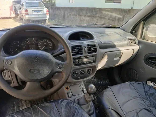 Renault Clio Rn/alize/expr./1.0 Hi-power 16V 5P 2001