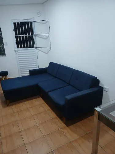 Sofá 3 Lugares Confortável - Ótimo Estado (Medidas: 2,00m de largura x 0,80m)