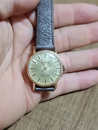 Vendo relógio Tissot precisa de limpeza e perto da chave tem um detalhe