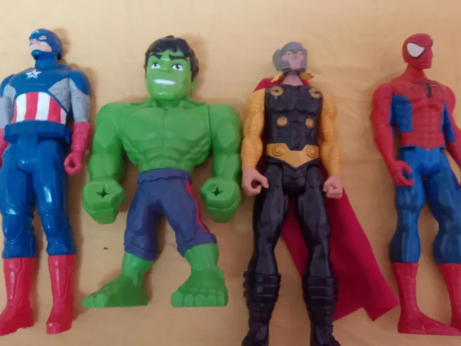 Bonecos da marvel
