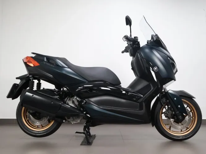 YAMAHA XMAX ABS