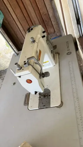 Máquina de costura semi industrial