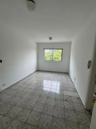 Apartamento com 1 dormitório para alugar, 60 m² por R$ 1.510,00/mês - Vila Galvão - Guarul