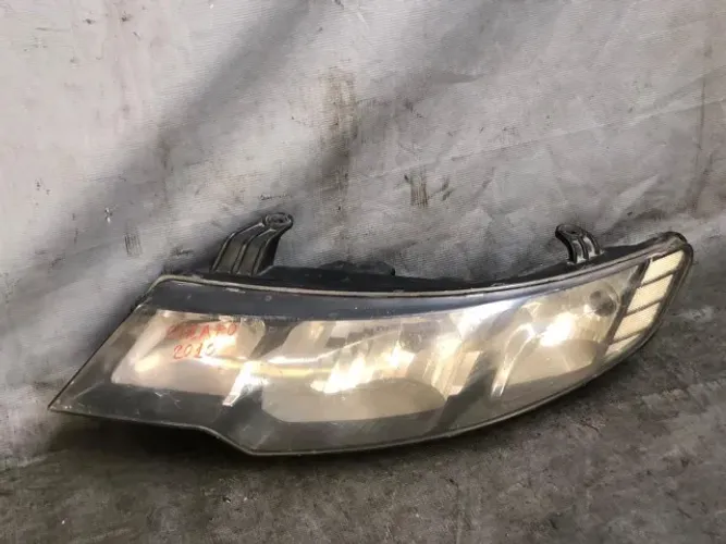 Farol Kia Cerato Lado Direito 2009 a 2013