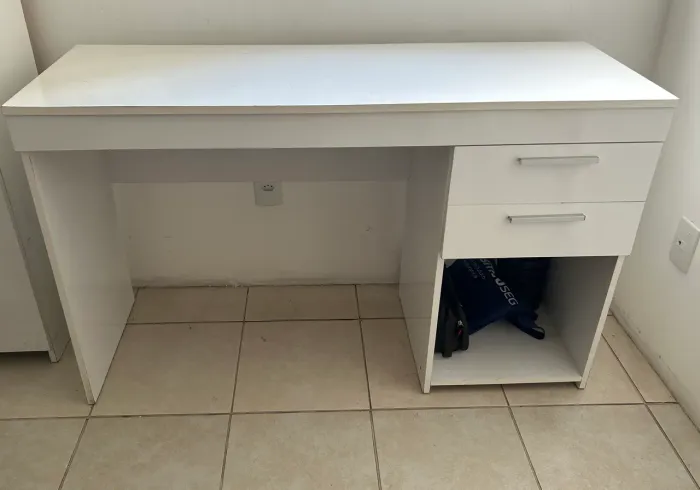 Mesa de estudo + Cadeira 