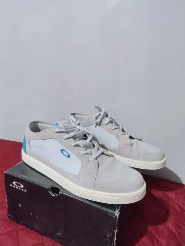 Tênis Oakley tamanho 42