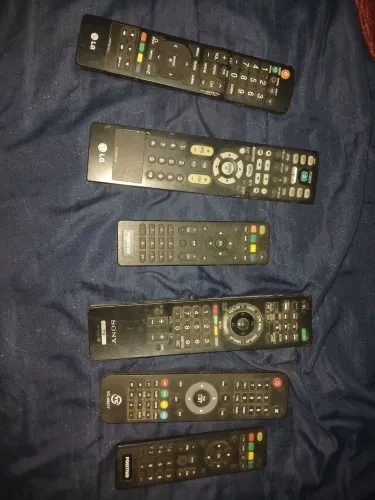 VENDO CONTROLES OK DE TV E CONVERSOR  DIGITAL