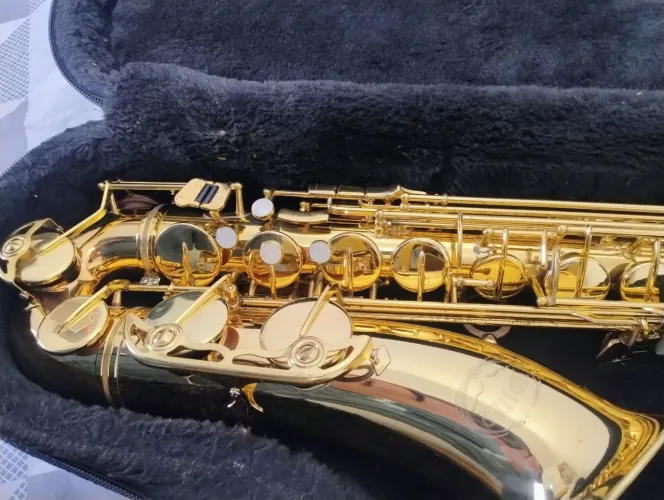 Sax tenor JUPITER 587 ótimo estado.