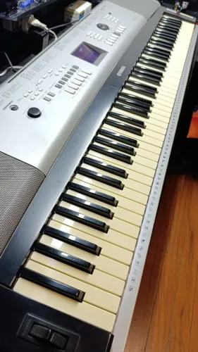 Piano Yamaha Portable Grand DGX - 520