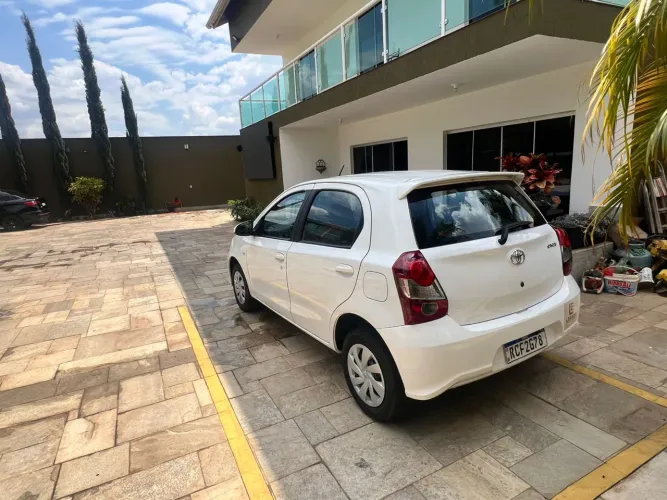 Toyota Etios X 1.3 Flex 16V 5P Aut. 2021