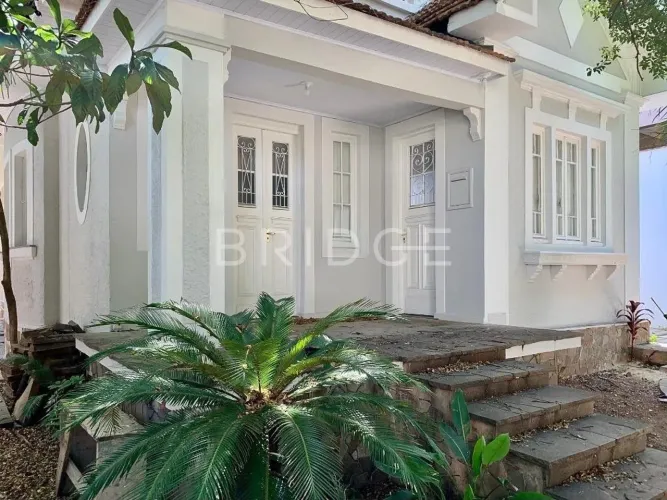 CASA COMERCIAL COM 135M E 20 VAGAS DE GARAGEM