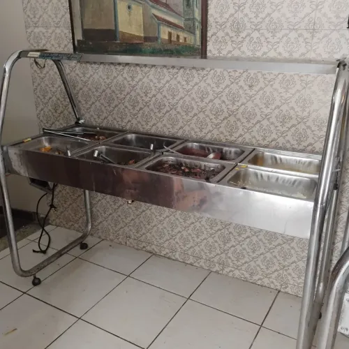Buffet self service 8 cubas quente e 4 frias