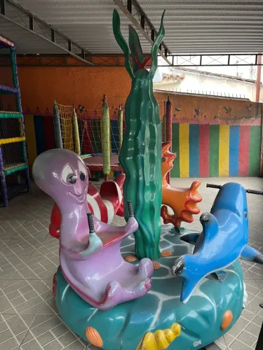 Carrossel infantil motorizado