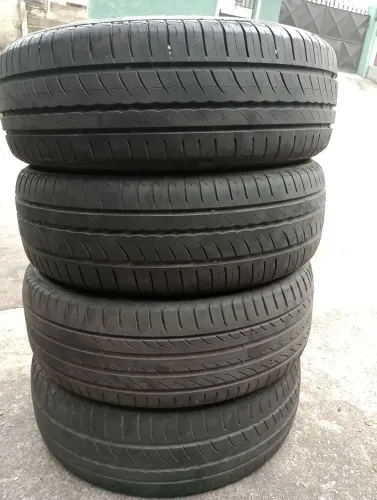 Pneu.