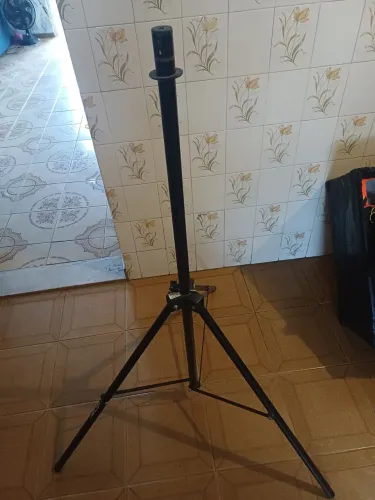Vendo tripé para caixa de som
