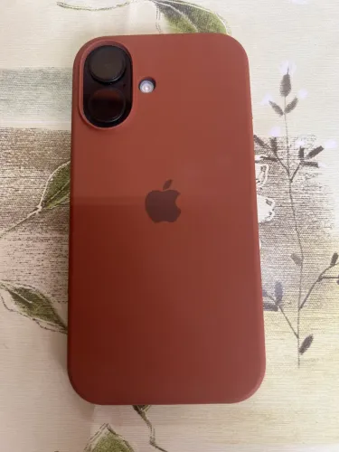 Vendo iPhone 16 128g. 1 dia de uso. 4.900,00