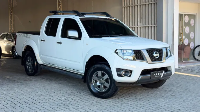 Nissan Frontier SV AT. CD 4X4 2.5 TB Dies. Aut. 2016