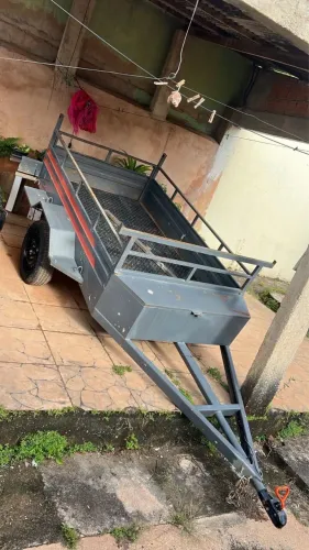 Carretinha para carro ótimo estado 