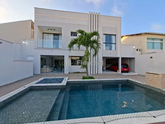 Casa Duplex de Alto Padrão à Venda 416m². Excelente residência em rua privativa, c/ proje
